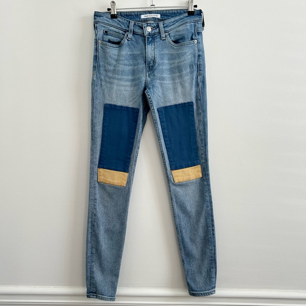 Calvin Klein Jeans CKJ 011 Mid Rise Skinny Jeans in Light Wash size W28 x L32
